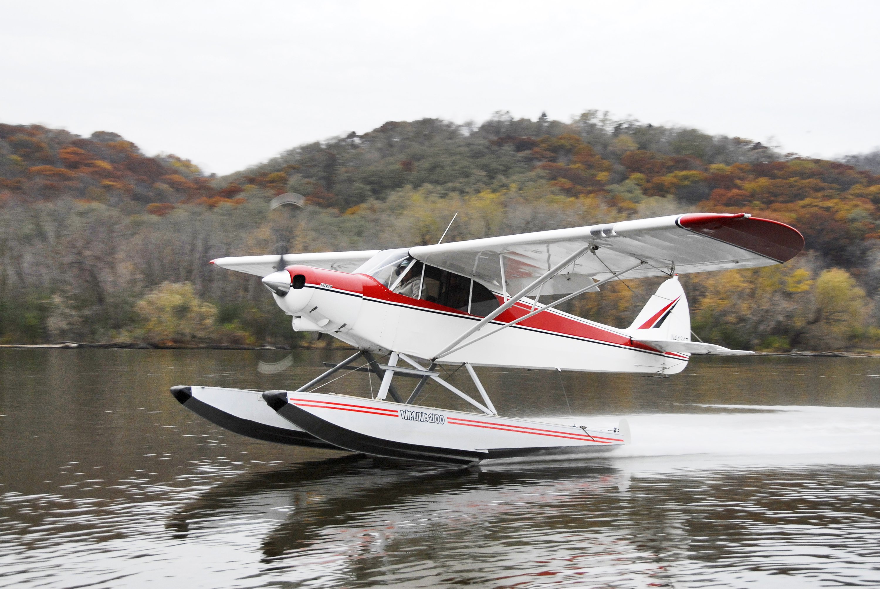 Super Cub on Wipline 2100 Floats