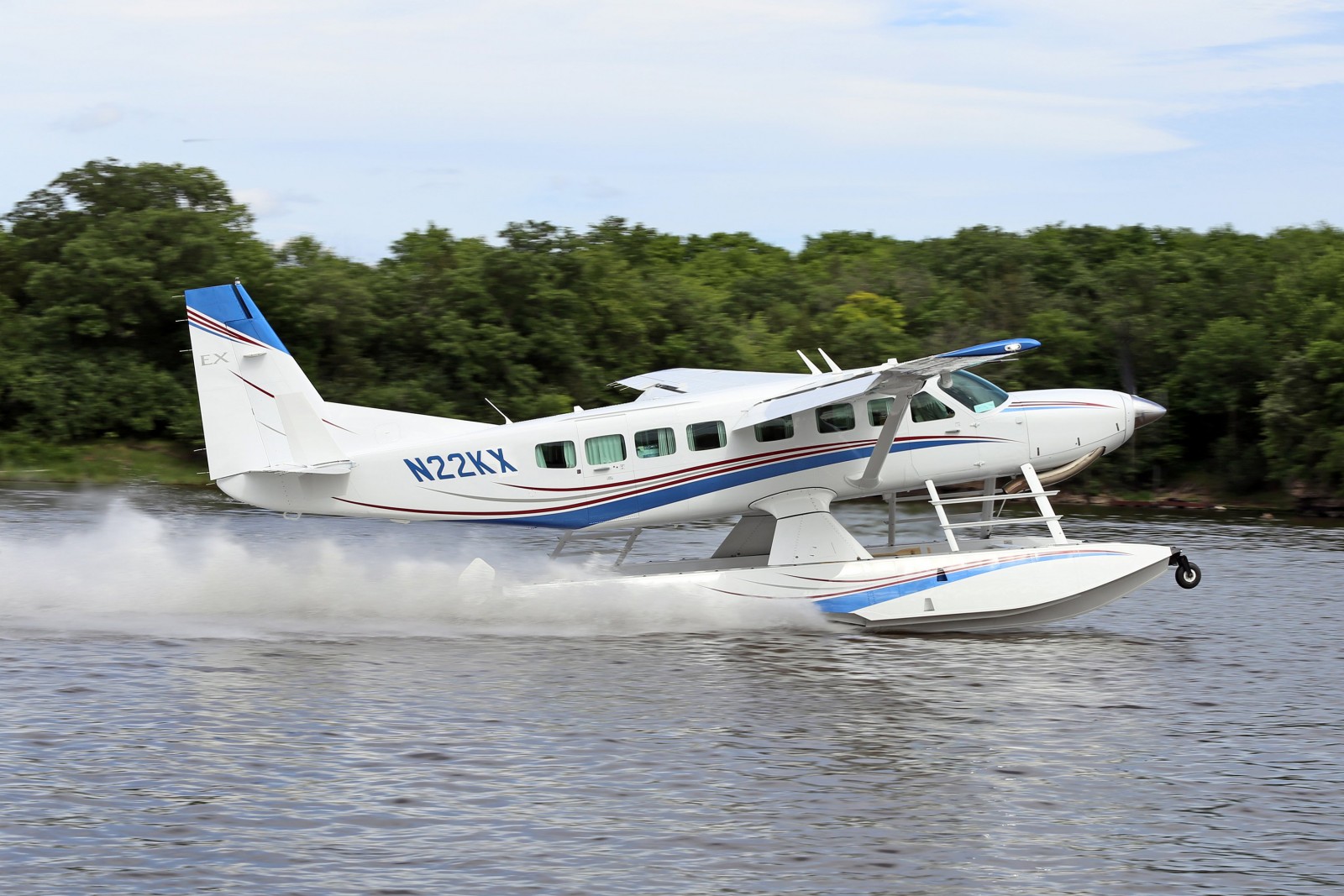 Image of a Cessna Grand Caravan on Wipline 8750 Floats