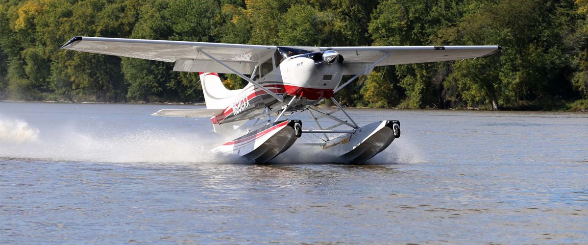Boss 182 on Wipline 3000 Amphibious Floats