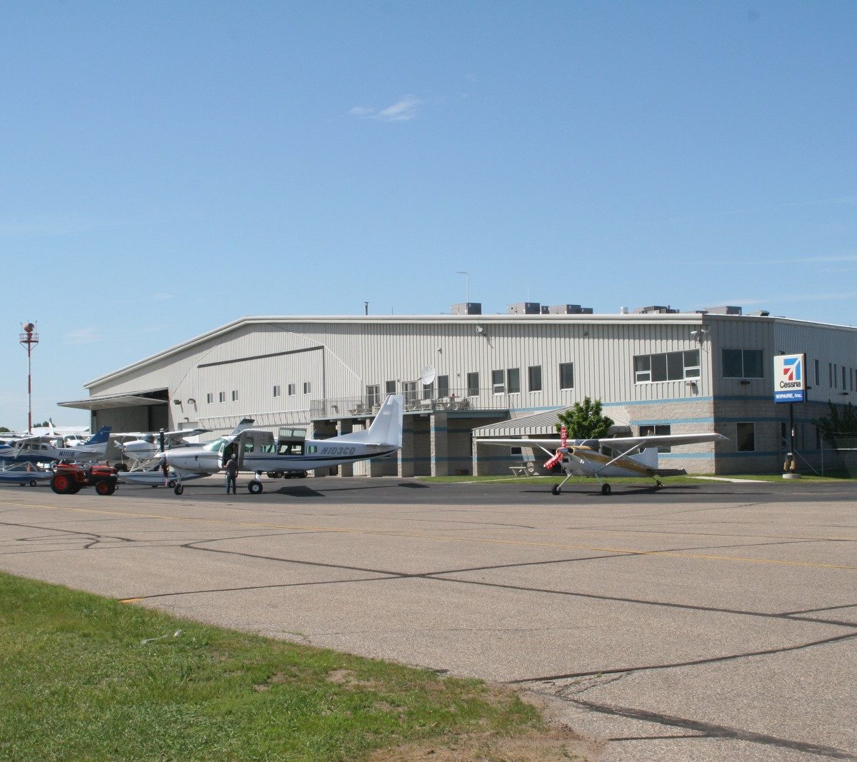 Hangar_1_20060609_229 Hangar_1_20060609_229